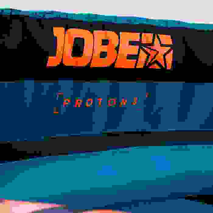 Flotador de arrastre tipo sofá Jobe Proton 3 personas en Acuatix